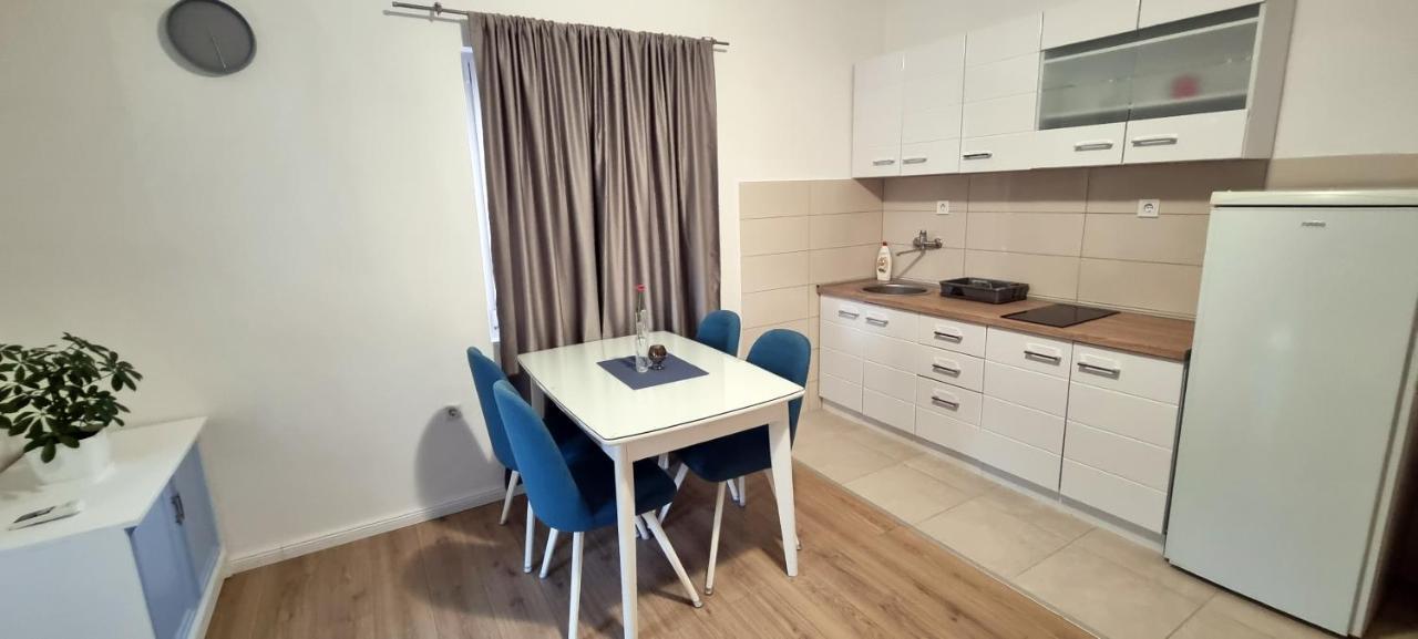 Apartment Folic Sutomore Exterior photo