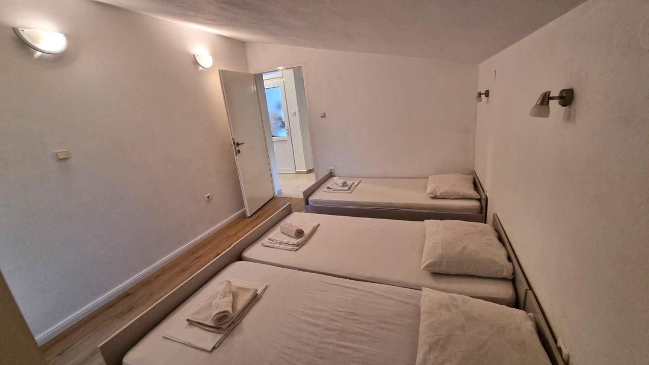 Apartment Folic Sutomore Exterior photo