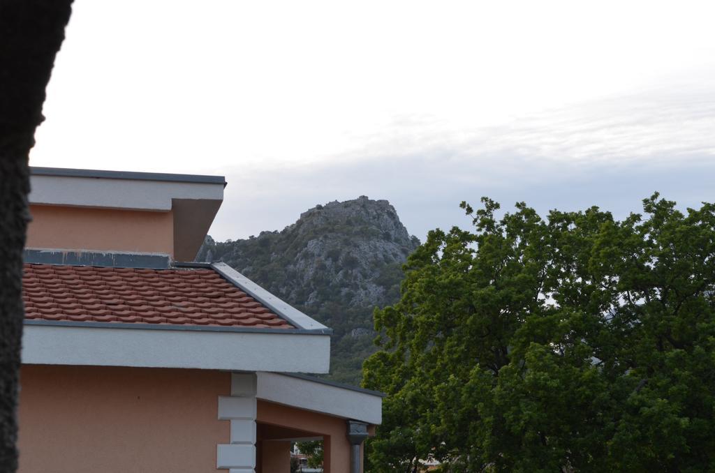 Apartment Folic Sutomore Exterior photo