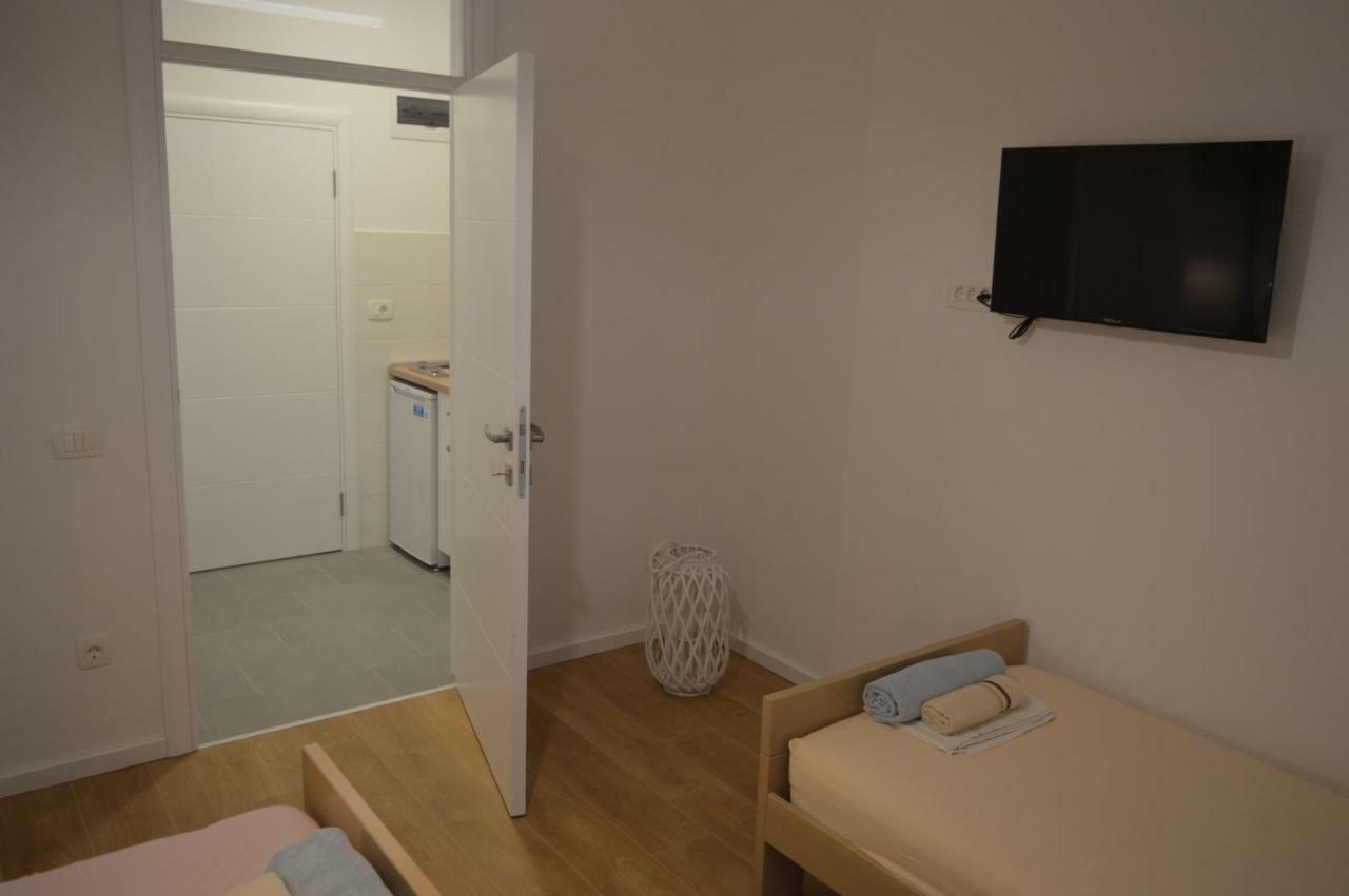Apartment Folic Sutomore Exterior photo